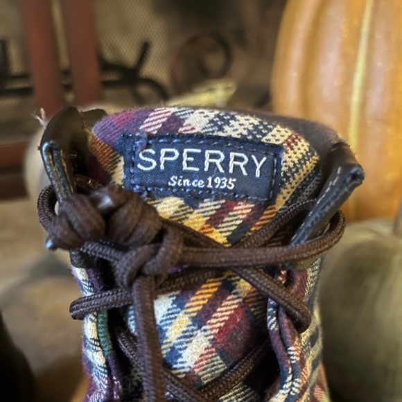 Sperry Duck Boots 9.5 in Cute Plaid - Picture 3 of 5